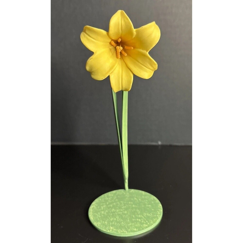 7” Yellow Daffodil Green Leaves Flower Standing Metal & Porcelain Department 56